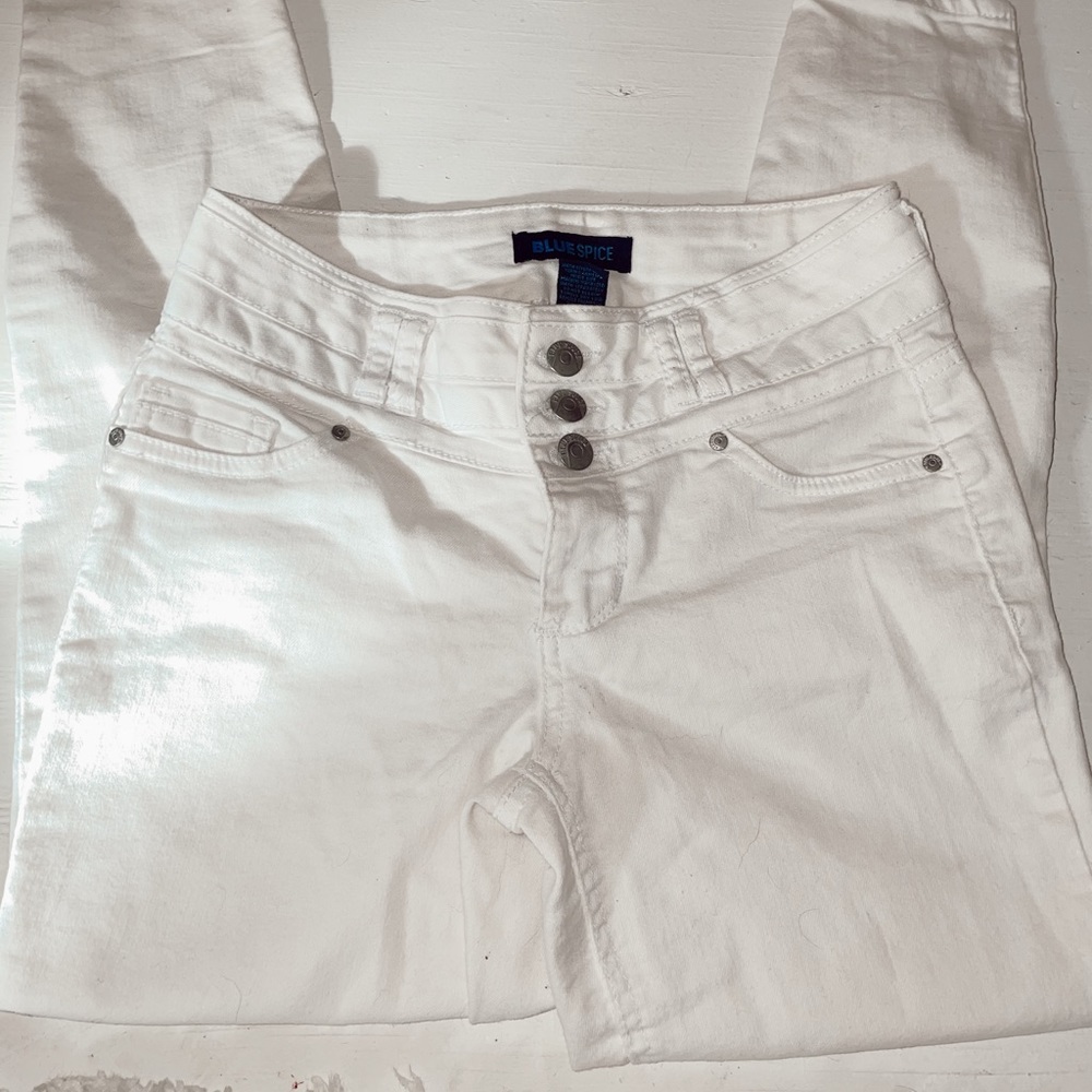 Women’s White skinny jeans short